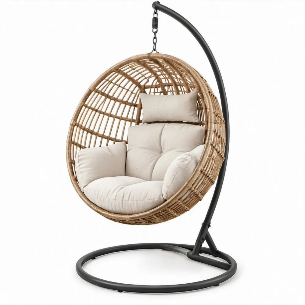 Ronde hangstoel met standaard 105 x 105 x 200 cm – naturel PE-rattan, zwart staal en crèmekleurige kussens