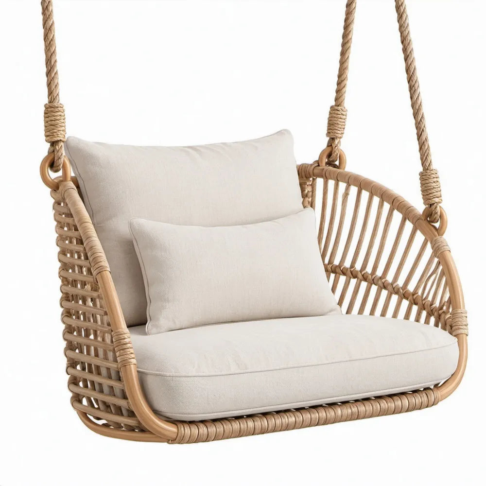 Hangstoel van natuurlijk rotan met crèmekleurige kussens, 105 x 75 x 120 cm